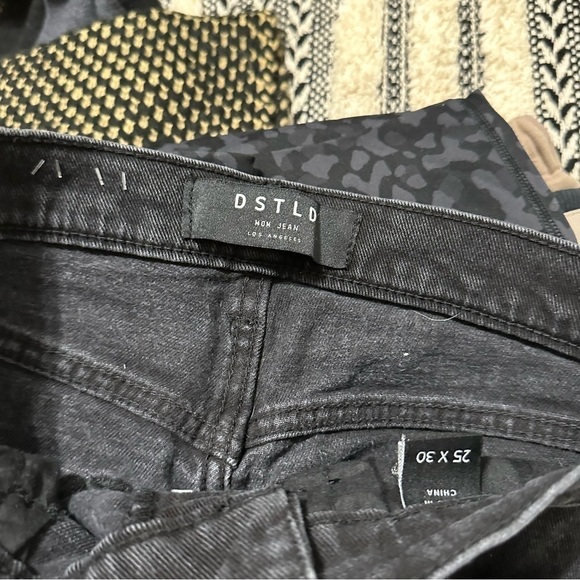 DSTLD women’s mom fit charcoal washed button fly jeans straight fit size 25 x 30 - Picture 3 of 5